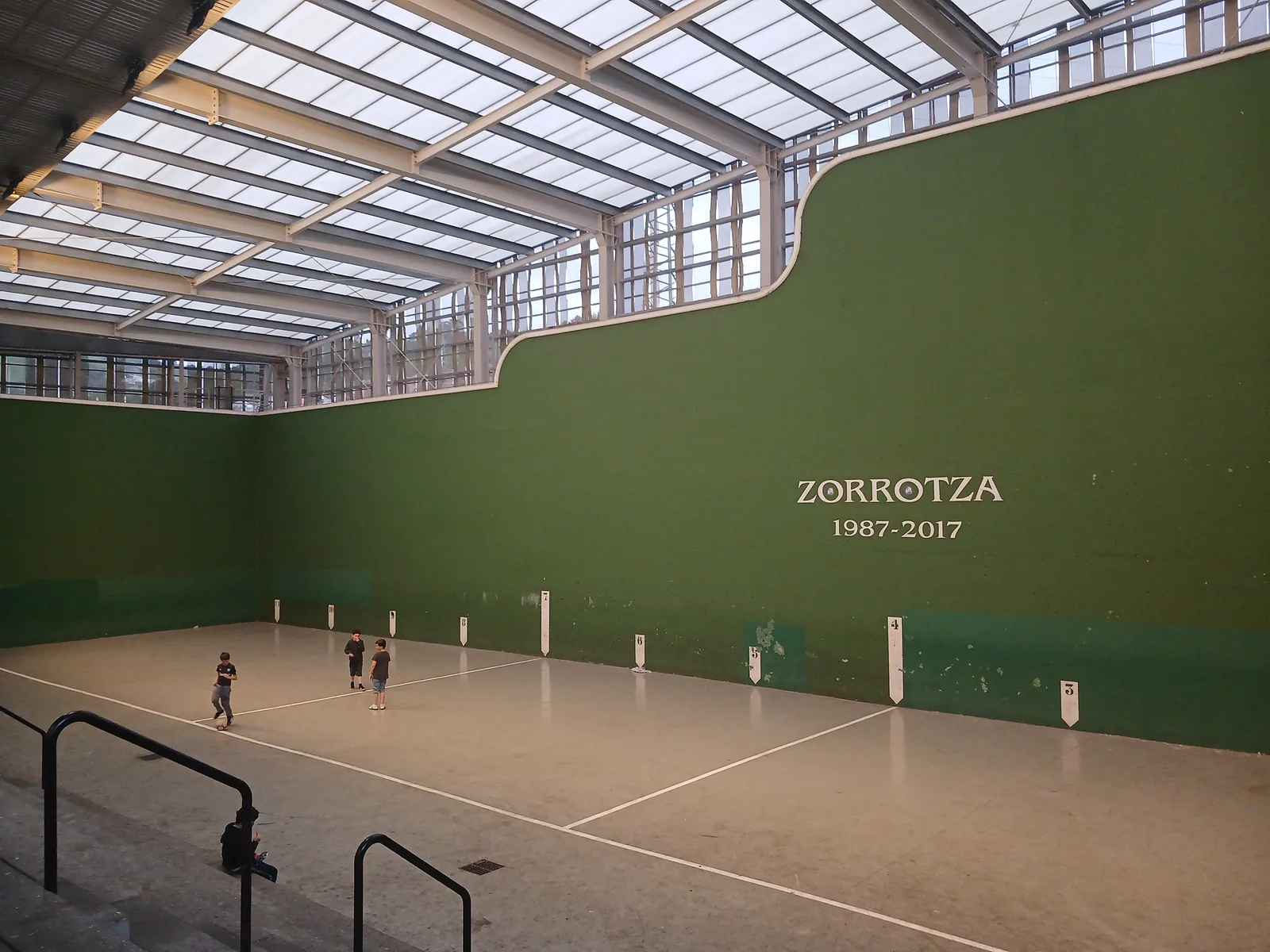 Pista Eskupilota Zorrotza