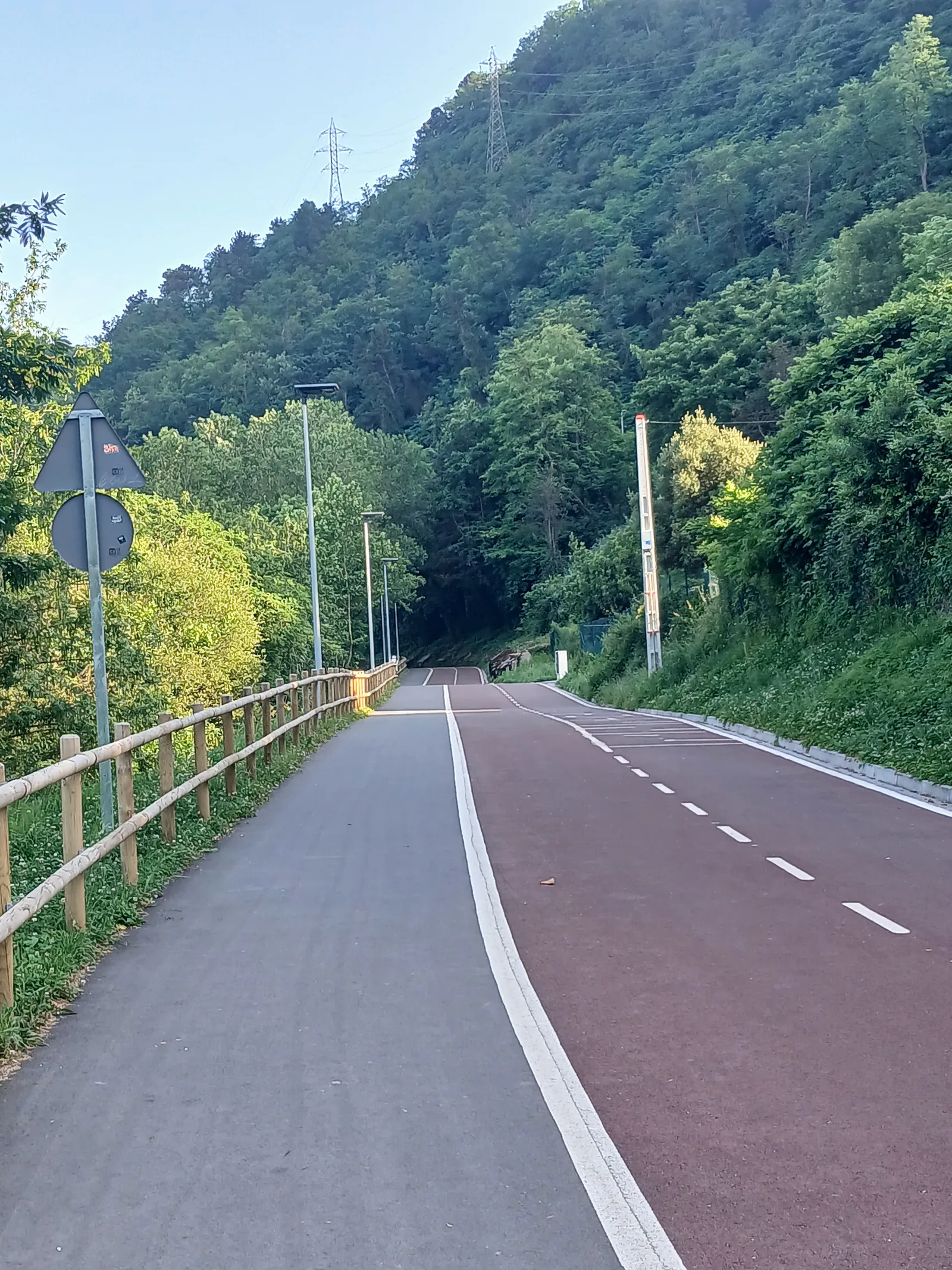 Caminito para andar o ir en bici